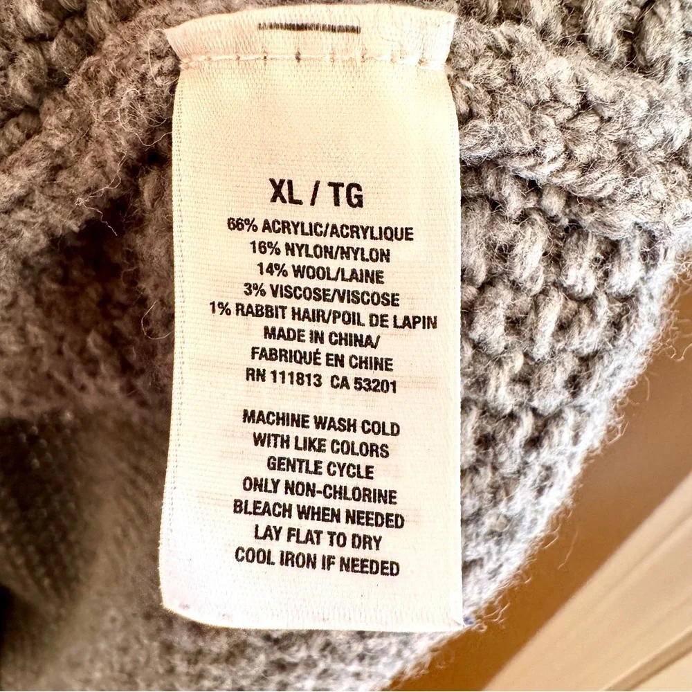 Aeropostale Gray‎ Knitted Sleeveless Cardigan Vest XL Fair Isle Pattern